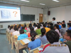 <b>淮北市高中化学优质课比赛在我校举行</b>